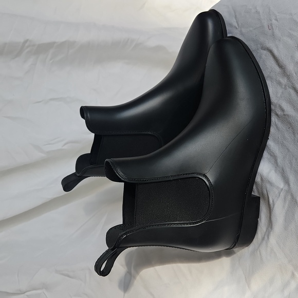 Black Chelsea Boots - Picture 5 of 5